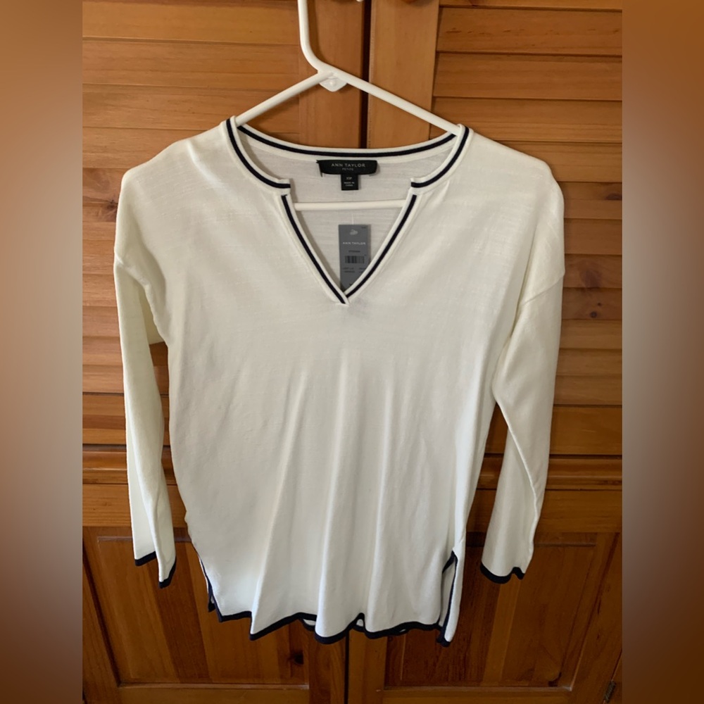 Ann Taylor nwt cream sweater XSP
